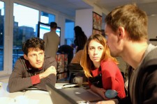 Teambesprechung beim Protonet Hackathon